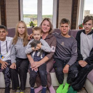 фото Тверской фонд "Константа" помогает матери-одиночке, оставшейся с 8 детьми