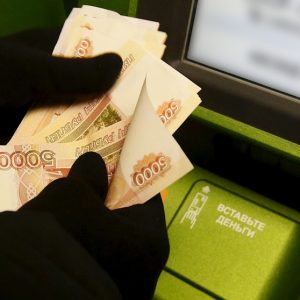 фото В Твери мошенники убедили ребёнка передать им родительские деньги