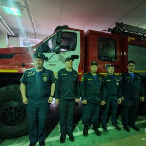 фото Тверские огнеборцы спасли женщину на пожаре